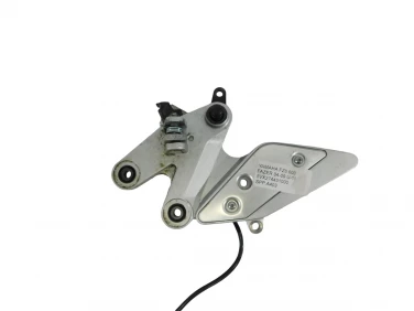 SET PODNÓŻEK PRAWY PRZÓD YAMAHA FZ6 600 FAZER 04-09 U-11 5VX274431000