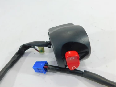 PrzeŁĄcznik prawy przÓd yamaha fz6 600 fazer 04-09 u-11 5vx839750100