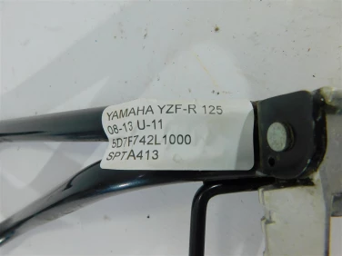 Set podnÓŻek prawy tyŁ yamaha yzf-r 125 08-13 u-11 5d7f742l1000