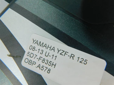 Owiewka bok boczna prawa yamaha yzf-r 125 08-13 u-11 5d7-f835h