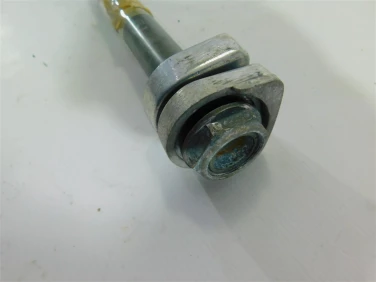 OŚ koŁa tyŁ tylna aprilia rsv 1000 r mille 98-03 u-11 ap8125830