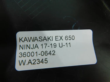 Plastik wypeŁnienie owiewka kawasaki ex 650 ninja 17-19 u-11 36001-0642