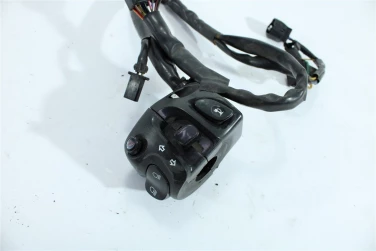 PrzeŁĄcznik lewy przÓd yamaha fz6 600 fazer 04-09 u-11 1b3839690200