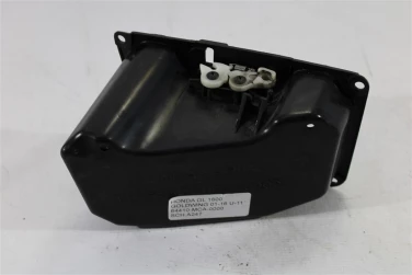 Schowek plastik honda gl 1800 goldwing 01-16 u-11 64410-mca-0000
