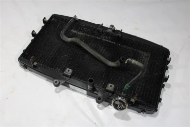 ChŁodnica wody przÓd triumph rocket 3 classic 05-16 u-11 t2108307