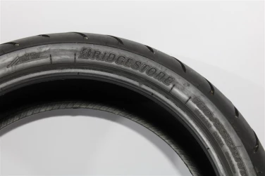 Opona tylna tyŁ bridgestone battlax 180/55-17 dot 4422