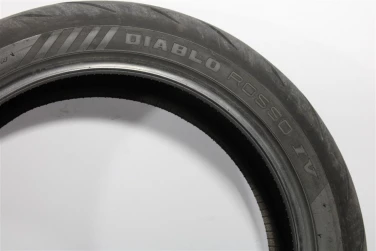Opona tylna tyŁ pirelli diablo rosso iv 180/55-17 dot 4423
