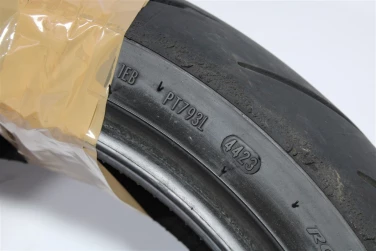 Opona tylna tyŁ pirelli diablo rosso iv 180/55-17 dot 4423
