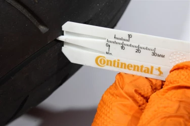 Opona tylna tyŁ metzeler roadtec z8 180/55-17 dot 3323