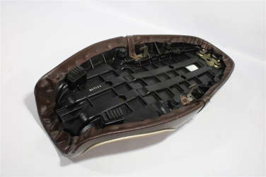 Siedzenie kanapa fotel suzuki tux 125 tu-x 99-02 u-11 4510025f00m8y