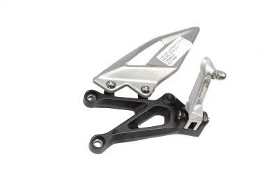 SET PODNÓŻEK LEWY PRZÓD TRIUMPH STREET TRIPLE 765 RS 19-23 U-11 T2088019