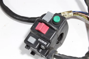 PrzeŁĄcznik lewy suzuki lt-a 750 kingquad u-11 37400-31g00
